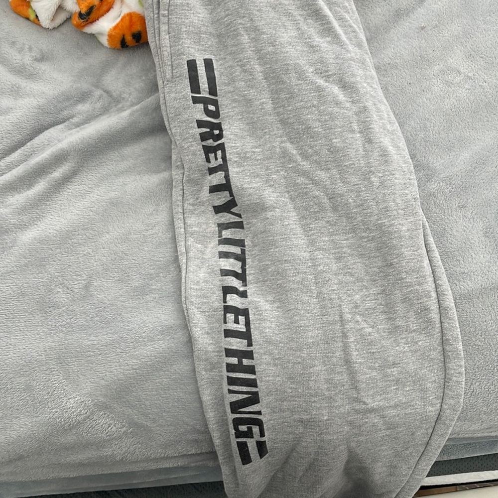 Pretty little thing sweatpants size small